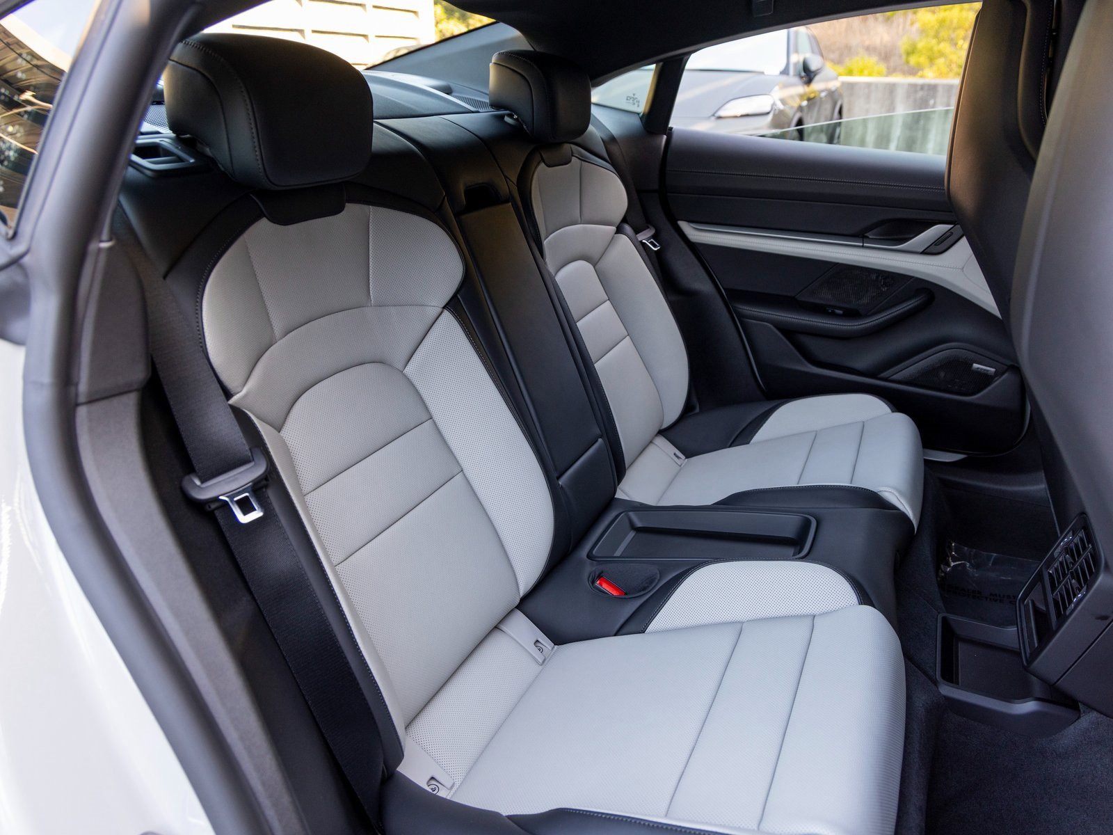 New 2025 Porsche Taycan image 48