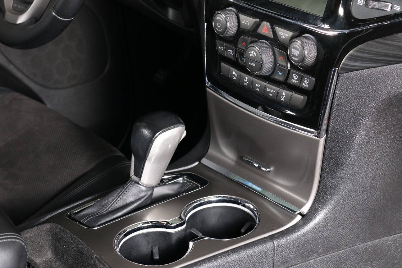 Used 2020 Jeep Grand Cherokee Altitude RWD image 38