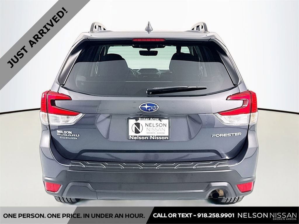 Used 2023 Subaru Forester Premium image 6