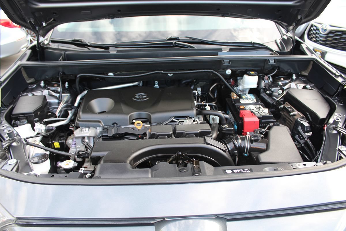 Used 2019 Toyota RAV4 LE w/ Carpet Mat Package FWD image 30