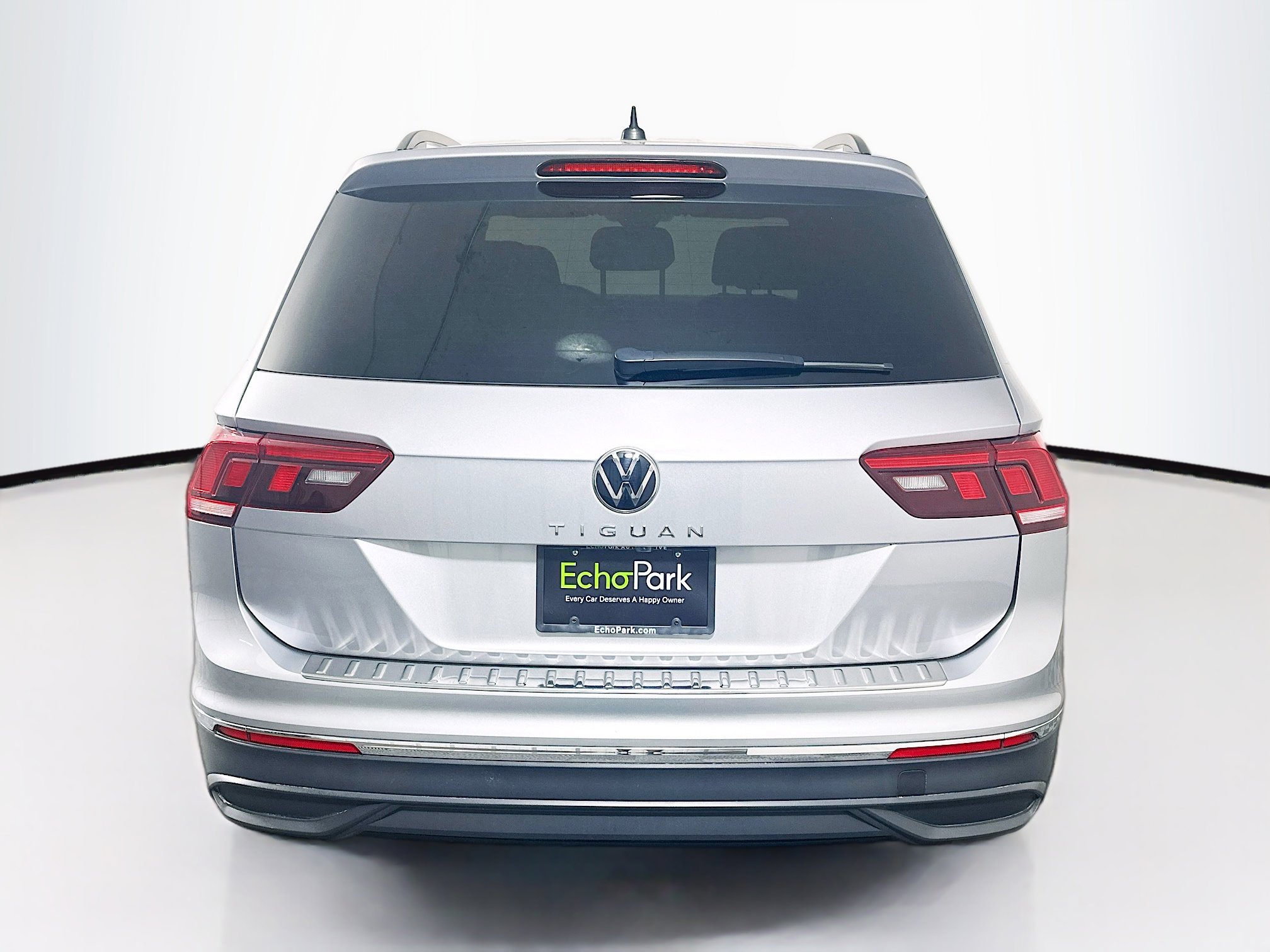 Used 2024 Volkswagen Tiguan S w/ MDO Package, Three-Row image 7