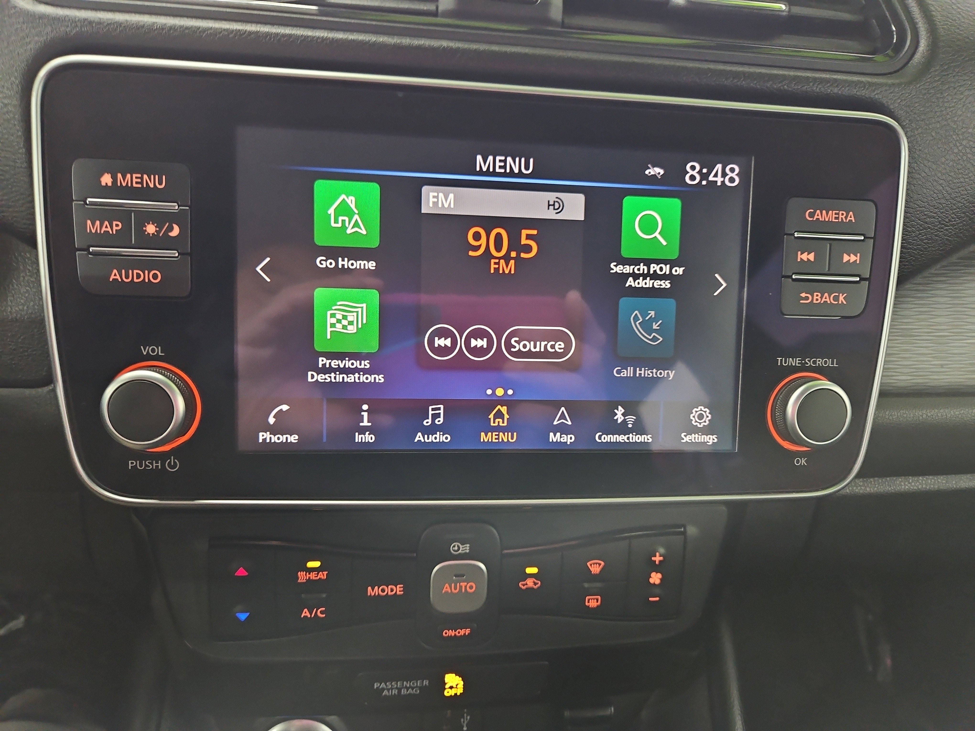 Used 2020 Nissan Leaf SV w/ SV Technology Package FWD image 16