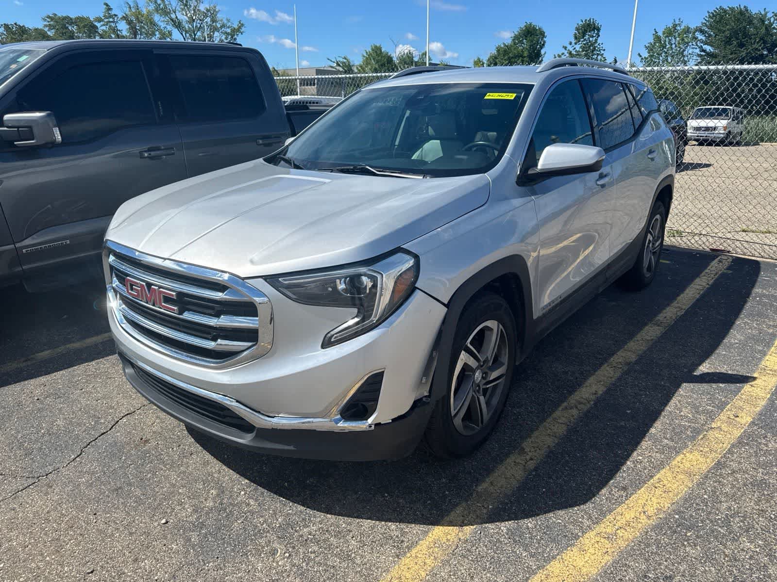 Used 2020 GMC Terrain SLT w/ Preferred Package AWD/4WD image 2
