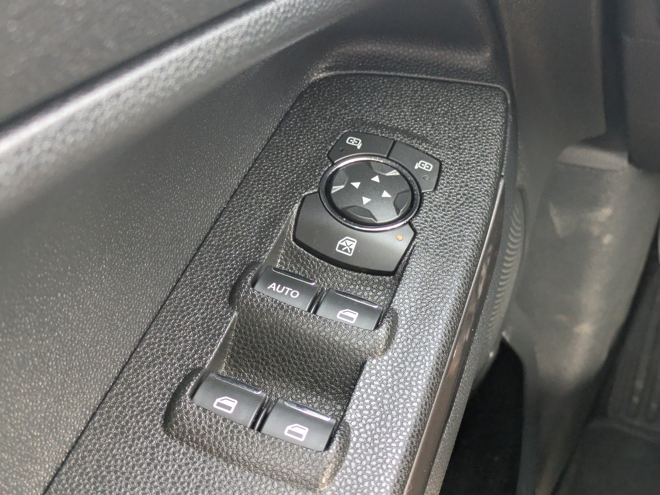 Used 2019 Ford EcoSport SE w/ SE Convenience Package FWD image 28