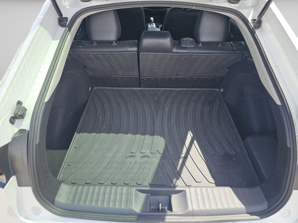 Used 2025 Toyota Prius AWD image 25