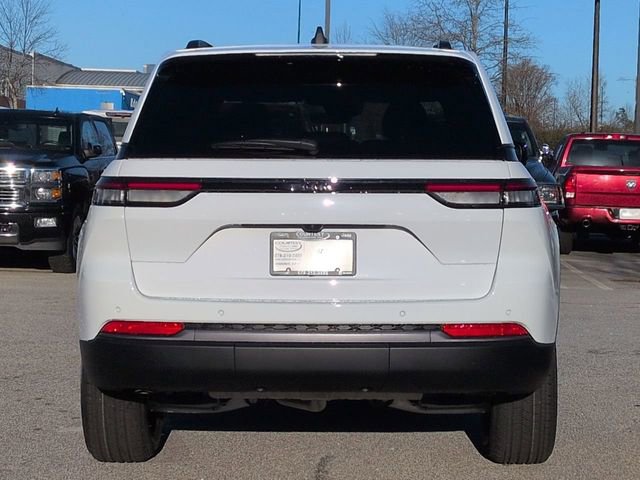 New 2026 Jeep Grand Cherokee Altitude RWD image 5
