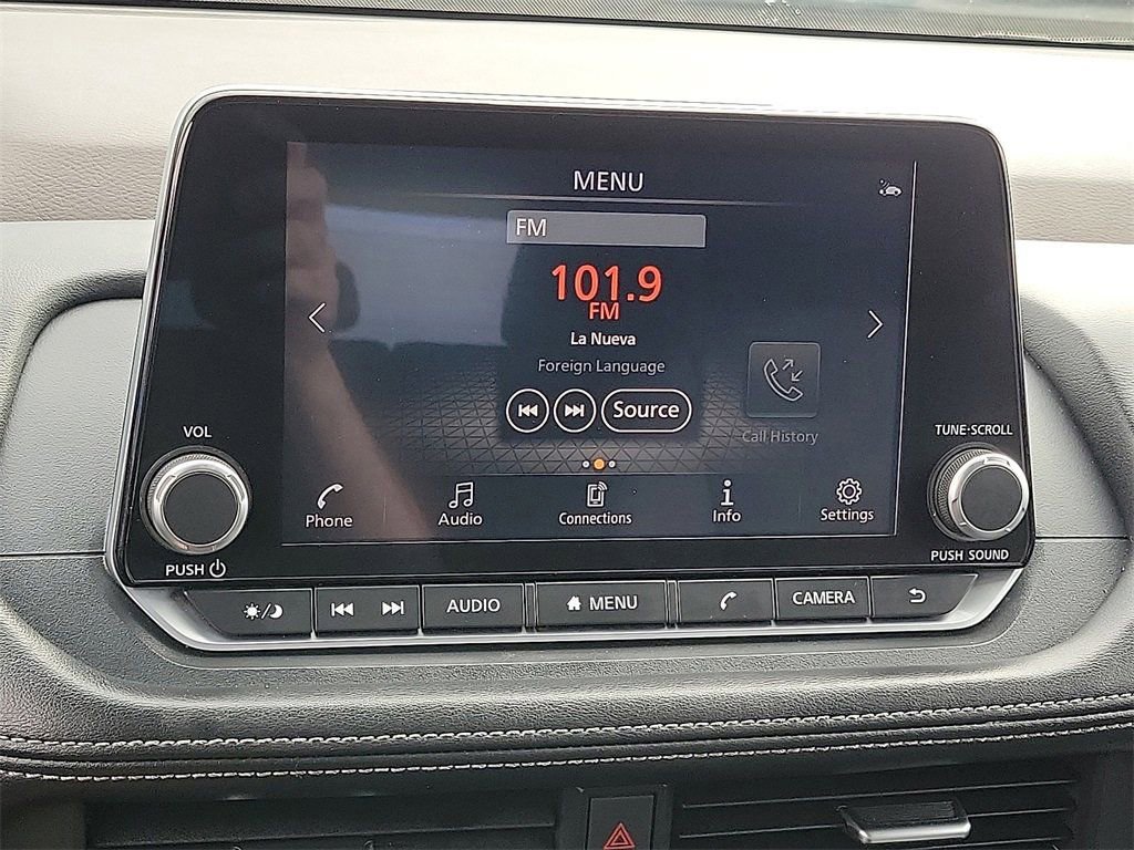 Used 2023 Nissan Rogue SV image 8