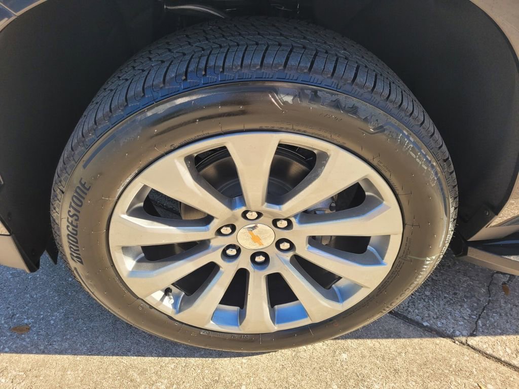 New 2026 Chevrolet Suburban Premier w/ Sun And Tow Package image 24