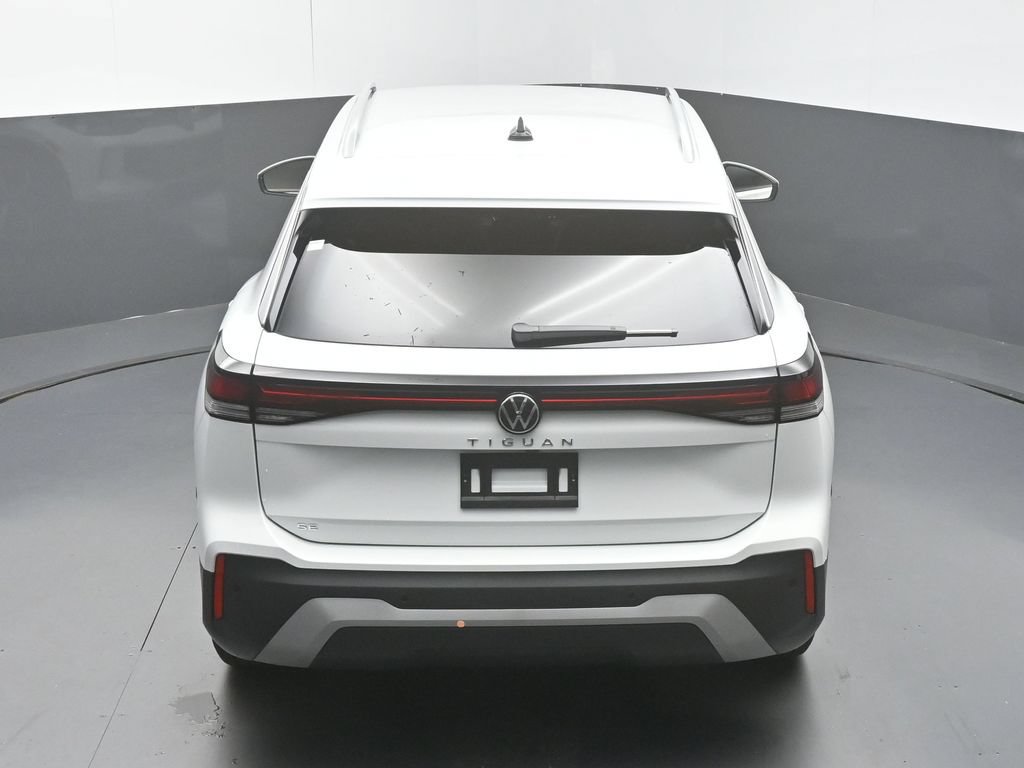 New 2026 Volkswagen Tiguan SE FWD image 44