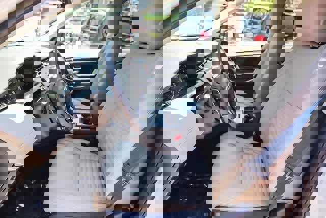 New 2024 Land Rover Discovery Sport S image 18