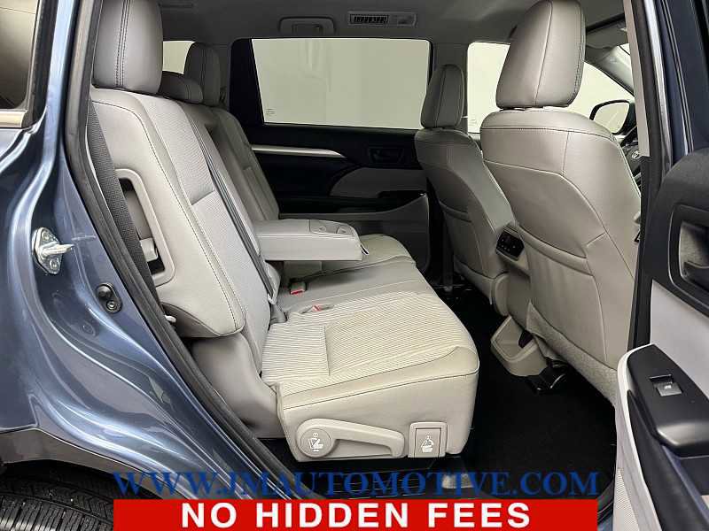 Used 2018 Toyota Highlander Plus image 19