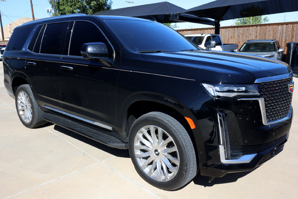 Used 2024 Cadillac Escalade Premium Luxury w/ LPO, Floor Liner Package AWD/4WD image 3