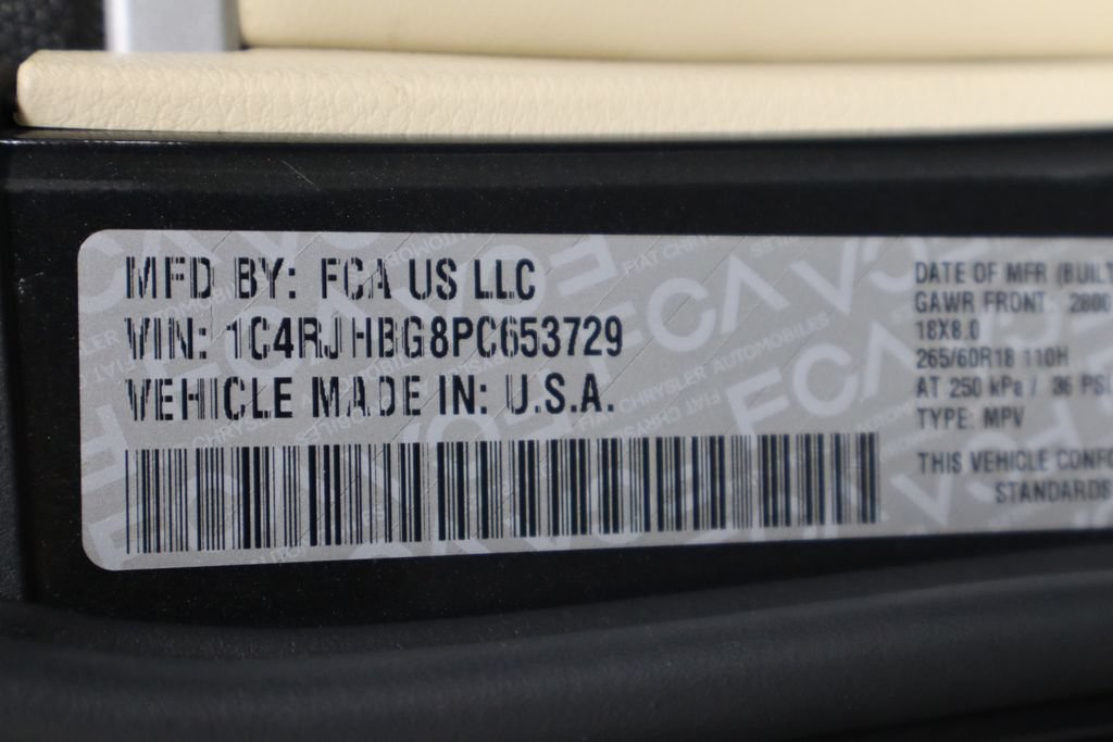 Used 2023 Jeep Grand Cherokee Limited AWD/4WD image 39