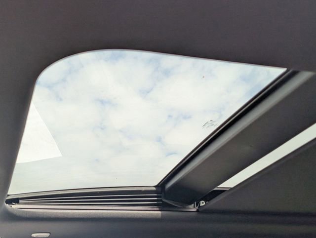 New 2026 Chrysler Pacifica Limited image 12