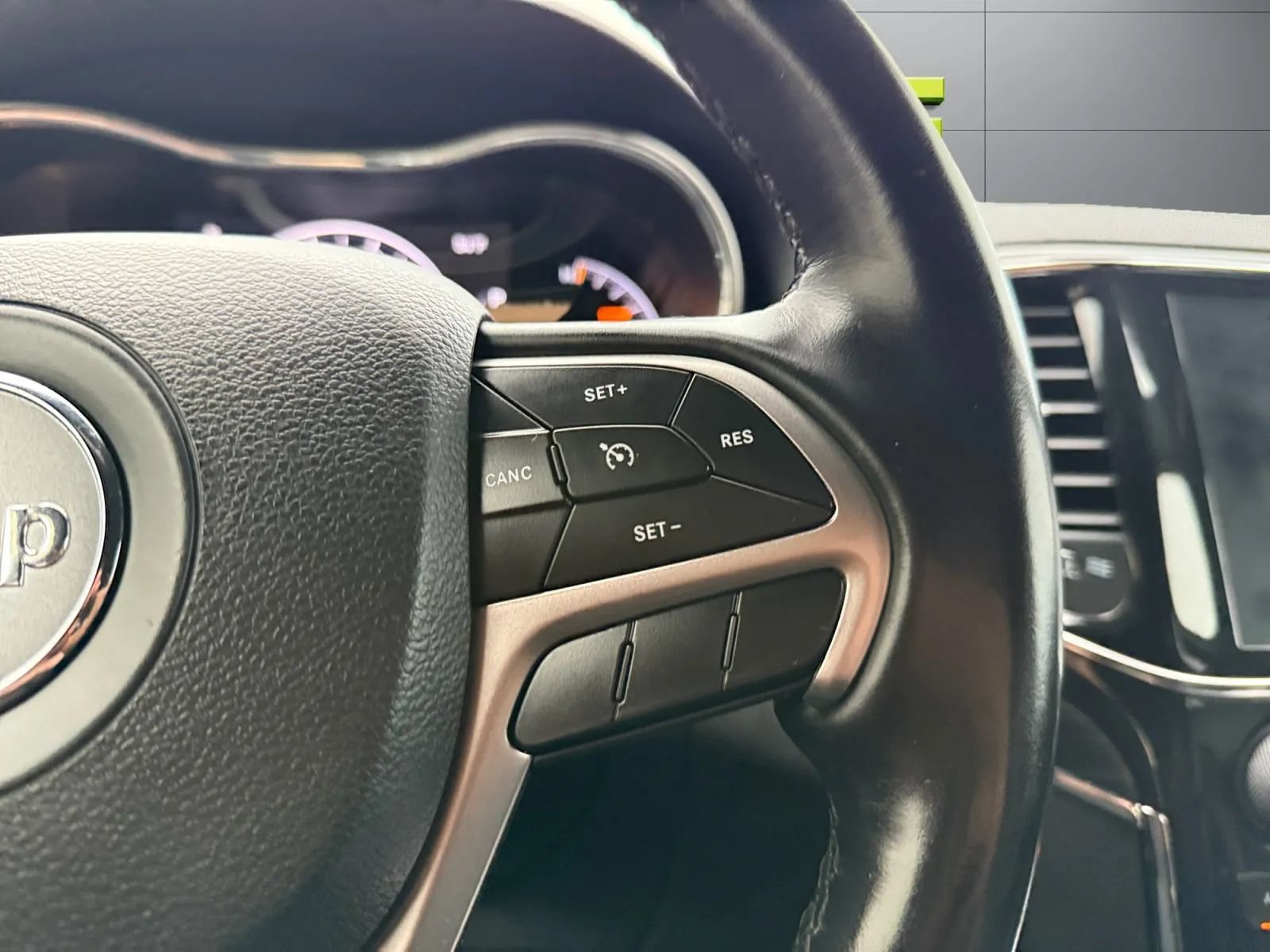 Used 2021 Jeep Grand Cherokee Limited AWD/4WD image 28