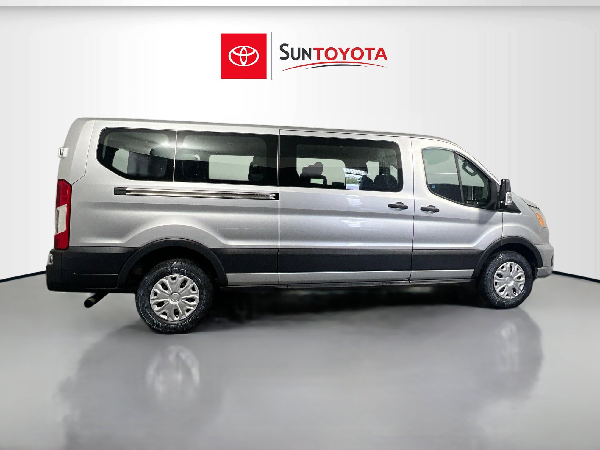 Used 2021 Ford Transit 350 XLT image 2