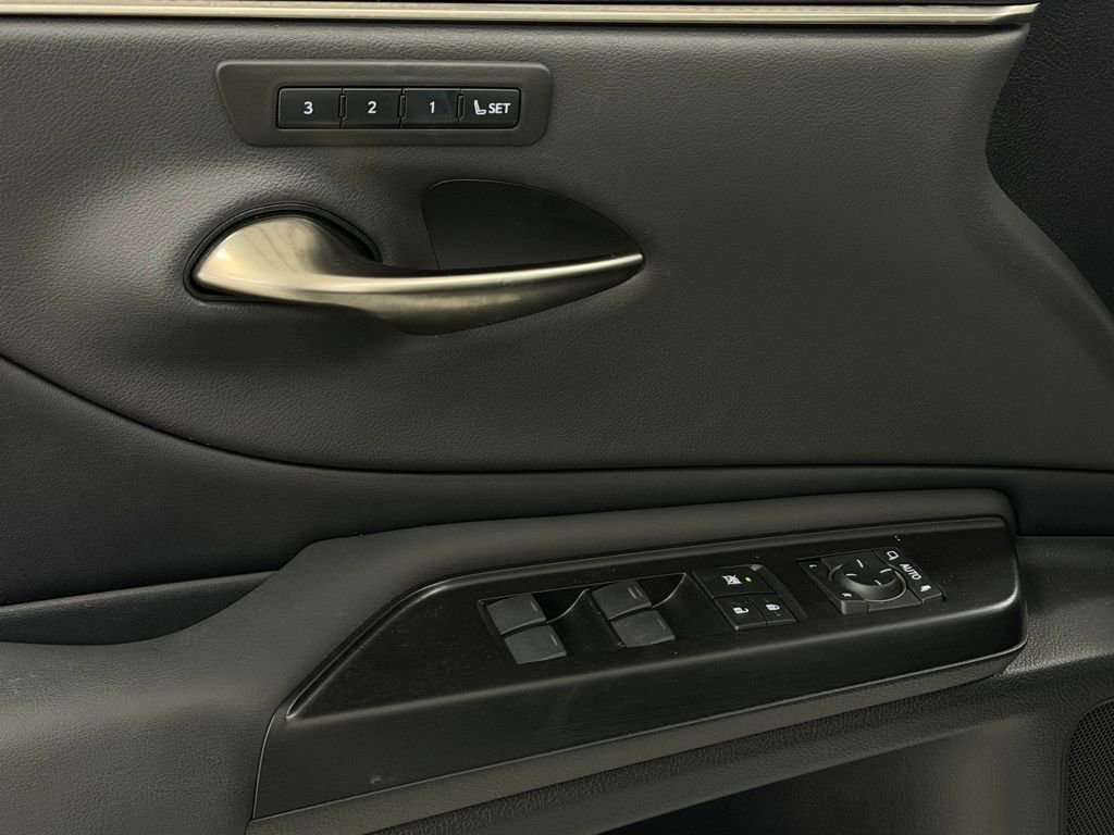 Used 2020 Lexus ES 350 w/ Premium Package image 14