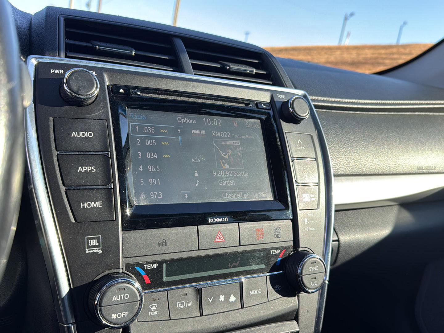 Used 2016 Toyota Camry XSE image 21