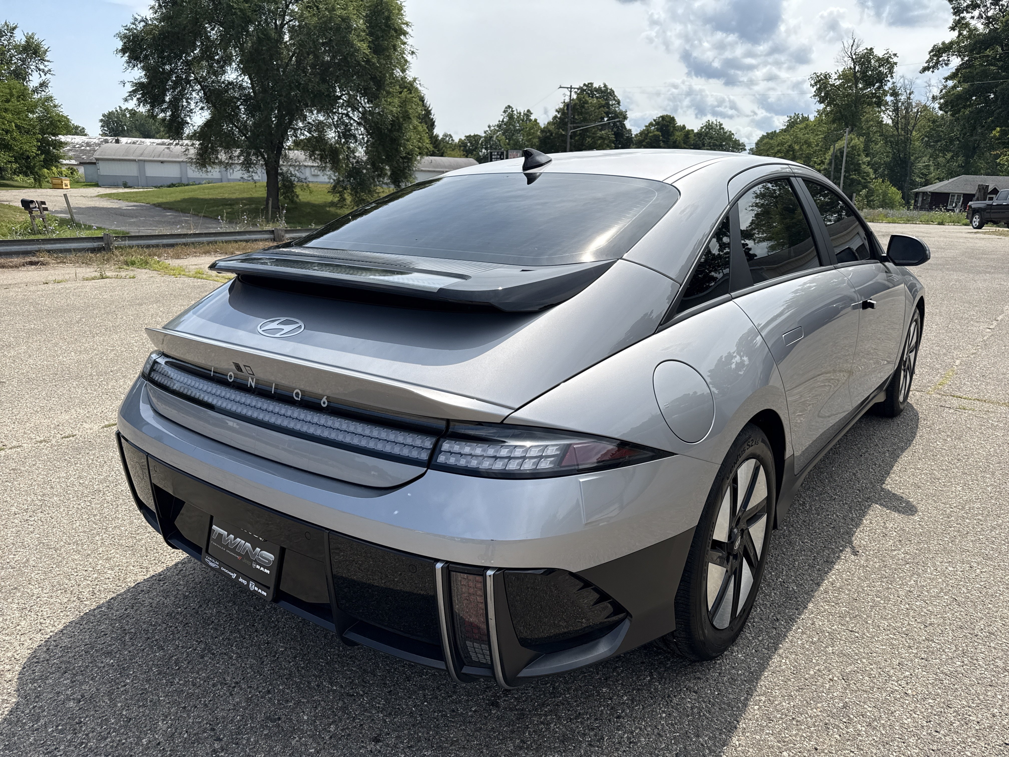 Used 2024 Hyundai Ioniq 6 SE RWD image 5