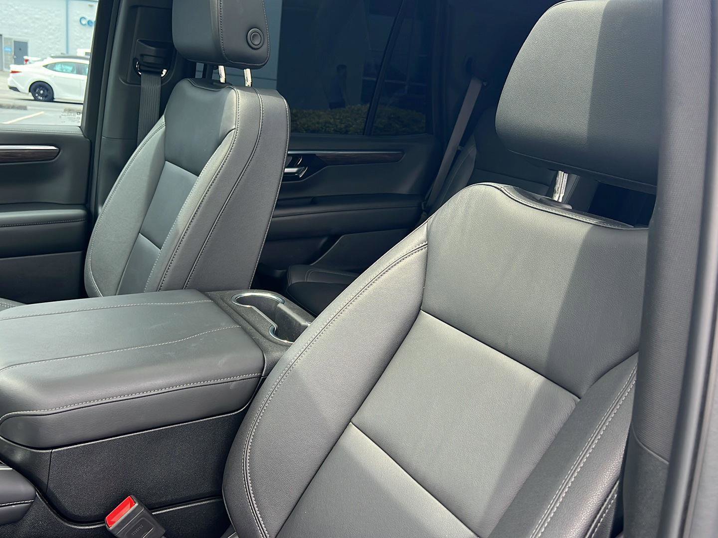 Used 2025 Chevrolet Tahoe Z71 w/ Z71 Off-Road Package AWD/4WD image 32