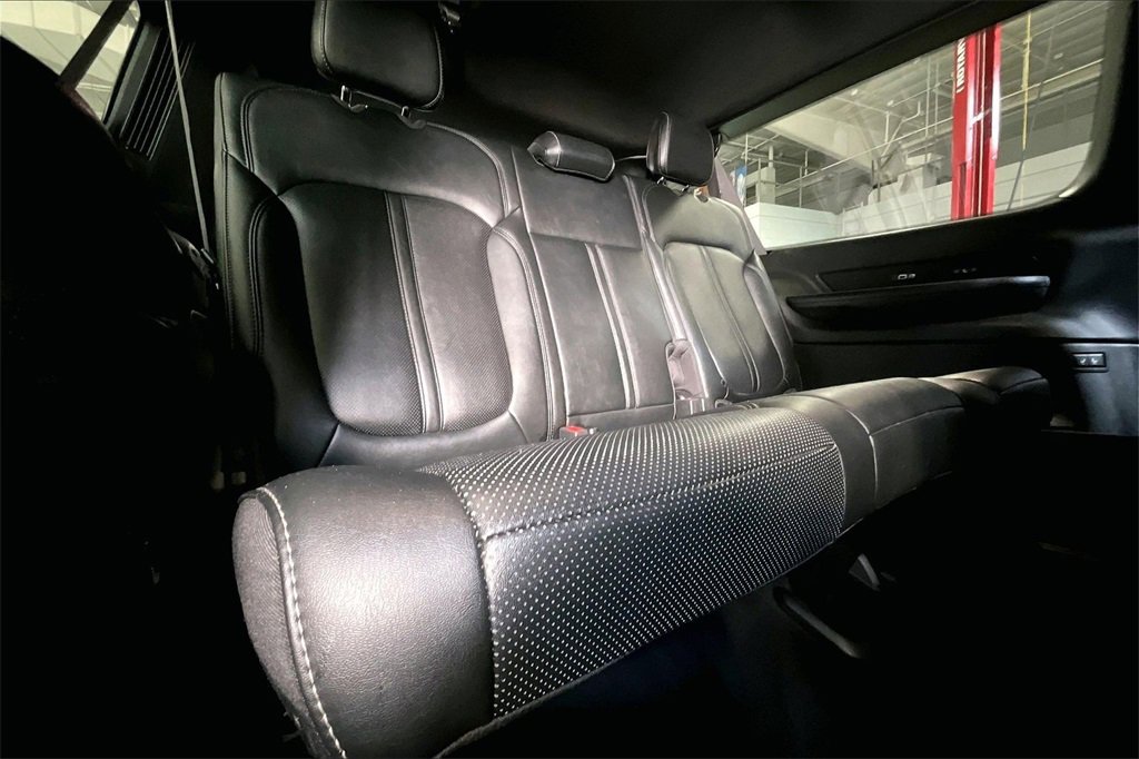 Used 2024 Jeep Wagoneer L Series II w/ Flexible Seating Group image 20