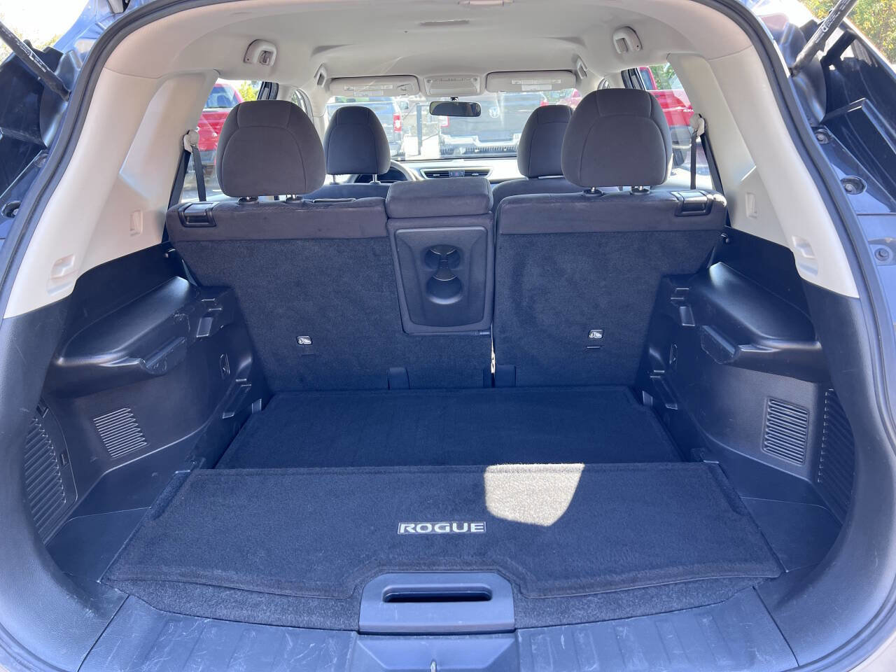 Used 2015 Nissan Rogue S image 23