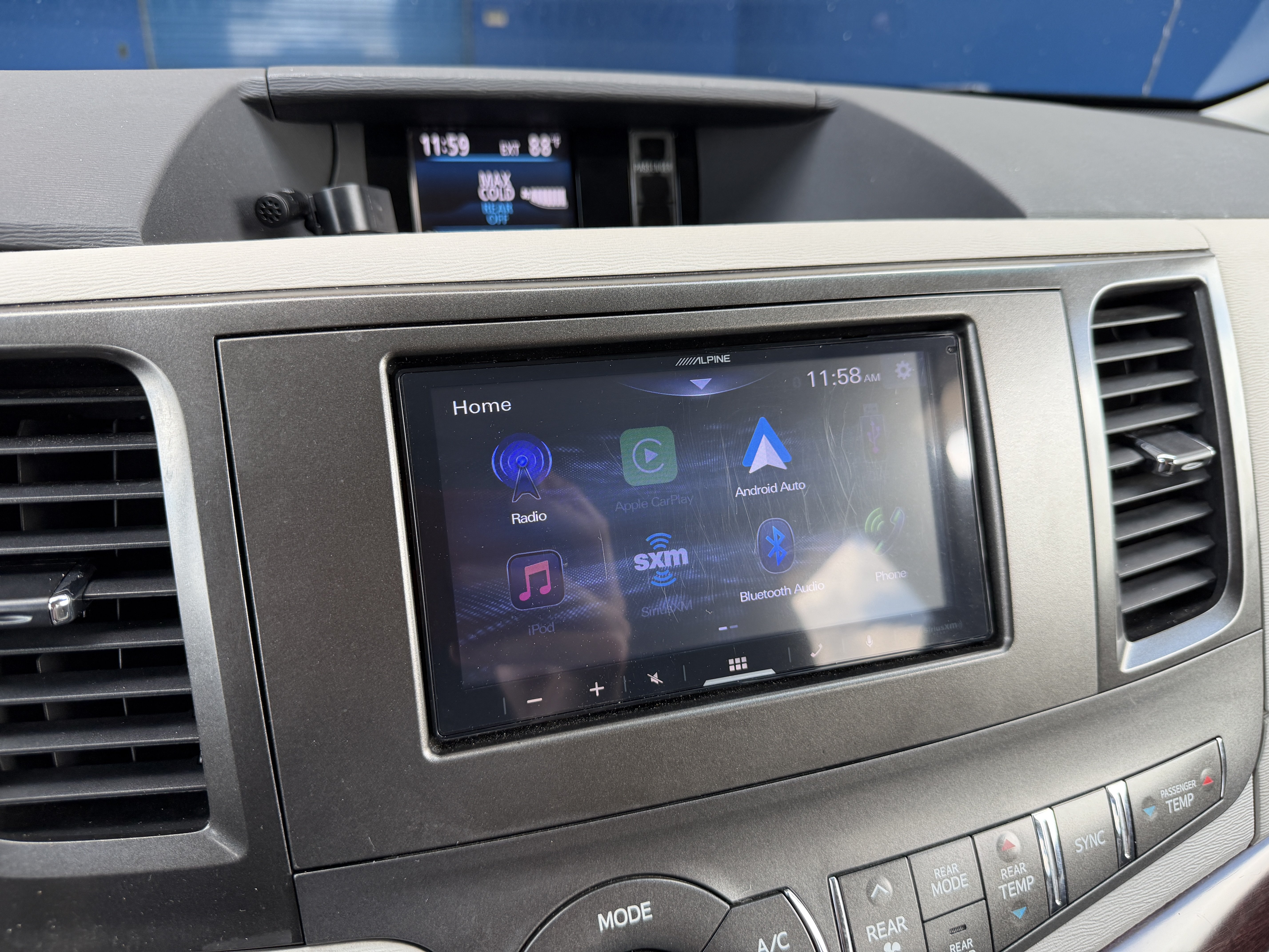 Used 2011 Toyota Sienna XLE FWD image 20