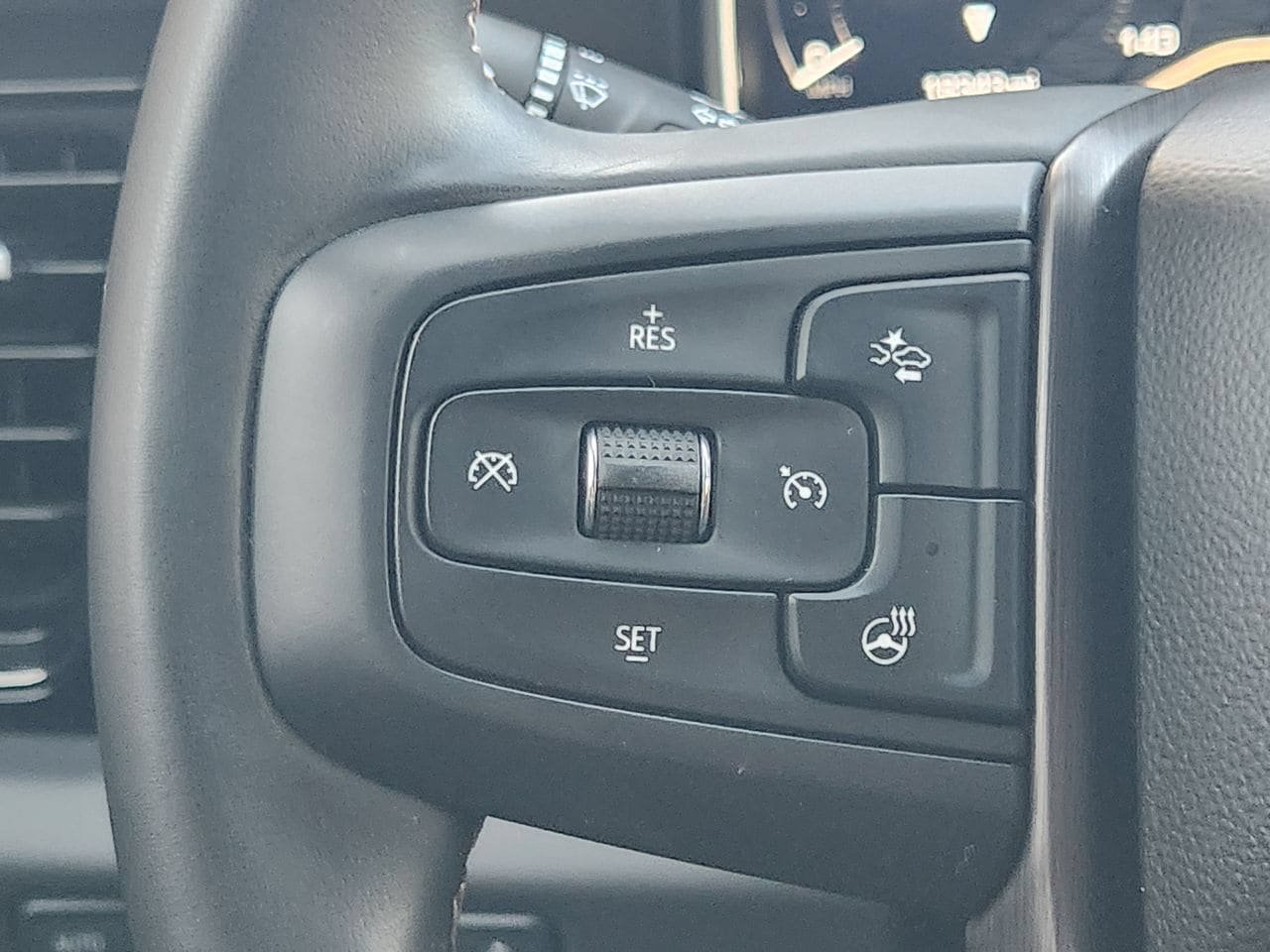 Used 2025 GMC Sierra 2500 AT4 w/ AT4 Premium Plus Package AWD/4WD image 27
