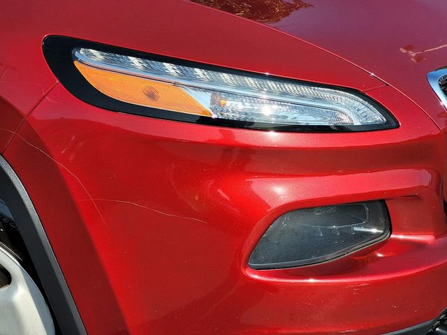 Used 2017 Jeep Cherokee Sport image 5