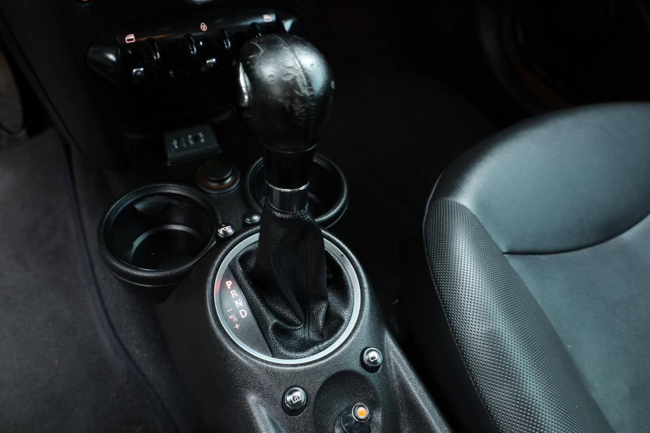 Used 2013 MINI Cooper Hardtop image 9