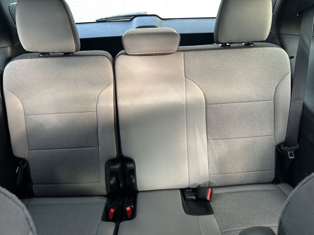 Used 2025 Chevrolet Traverse LT image 18