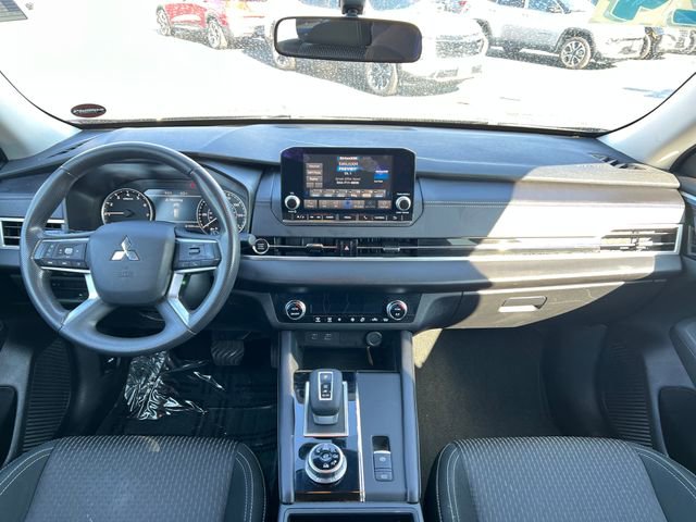 Used 2024 Mitsubishi Outlander ES AWD/4WD image 12