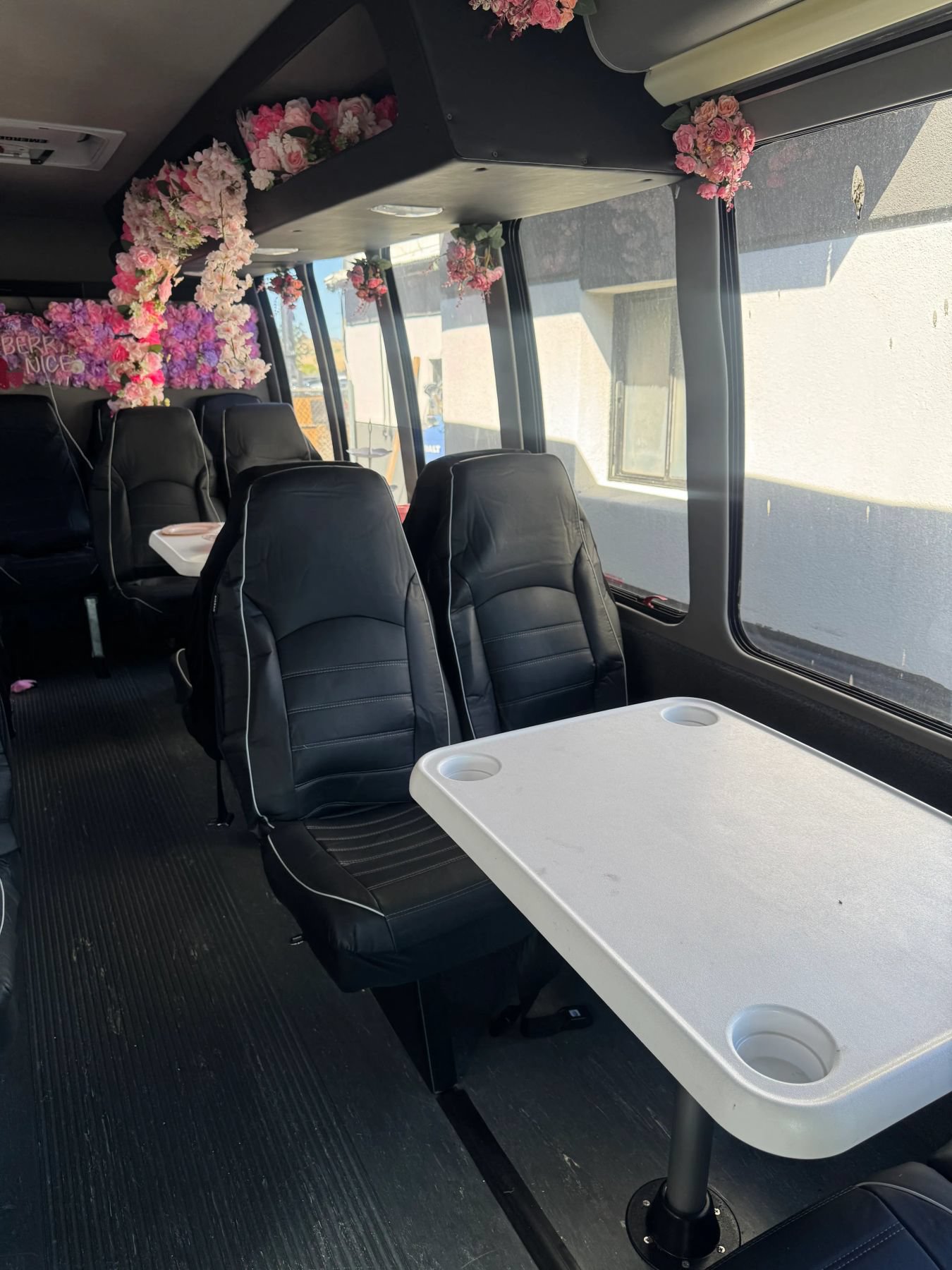 Used 2014 Ford E-450 and Econoline 450 Super Duty RWD image 4