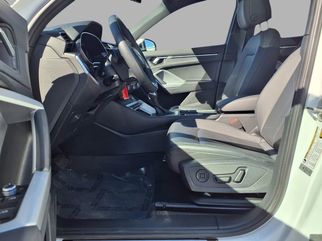 Used 2025 Audi Q3 2.0T Premium image 23