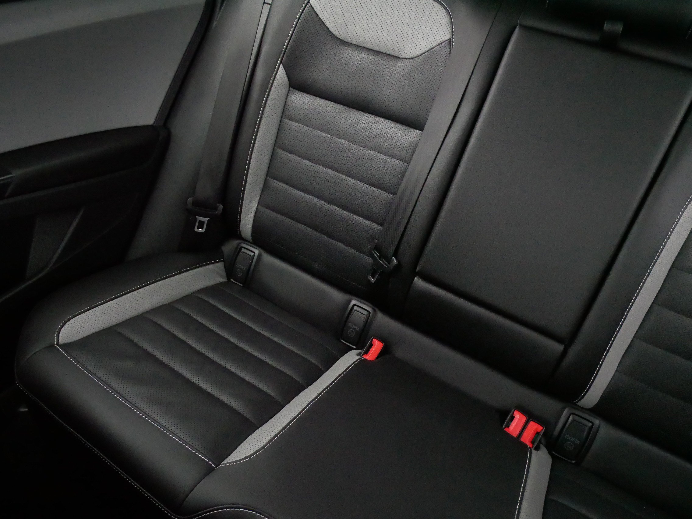 Certified 2022 Volkswagen Taos SEL w/ Panoramic Sunroof Package image 12