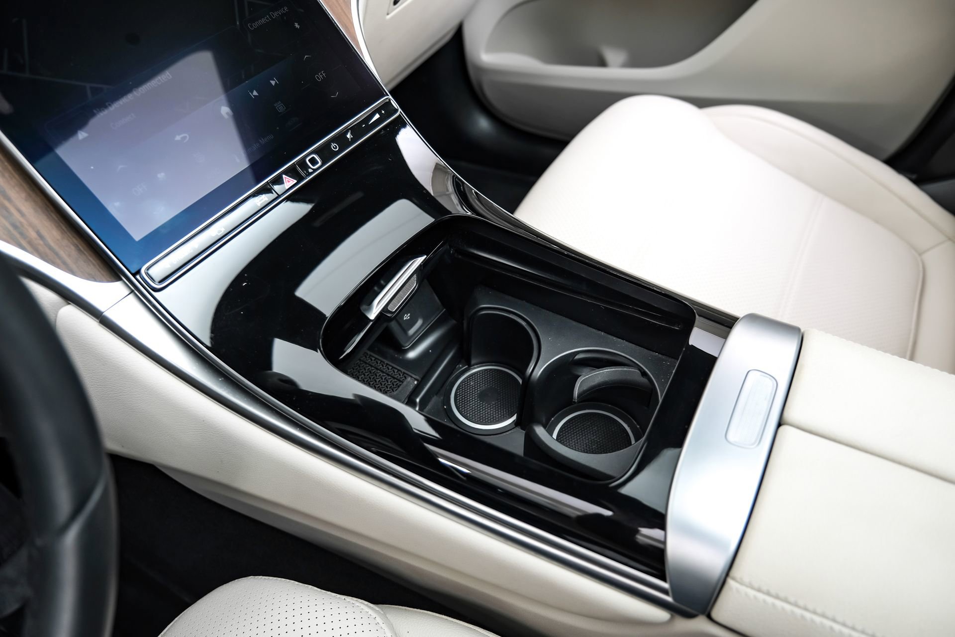 Used 2024 Mercedes-Benz GLC 300 image 23