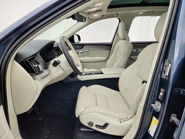 New 2026 Volvo XC90 B6 Ultra w/ Protection Package image 17