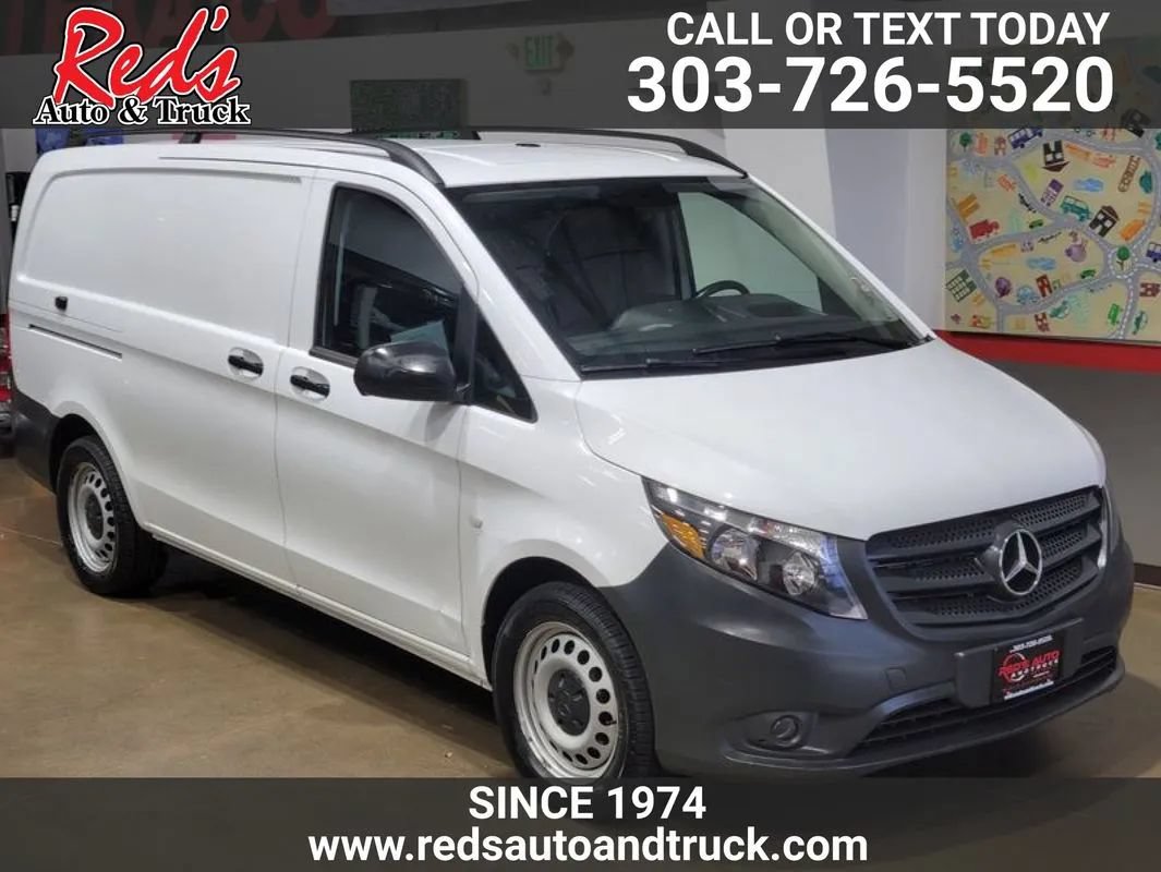 Used 2022 Mercedes-Benz Metris image 1