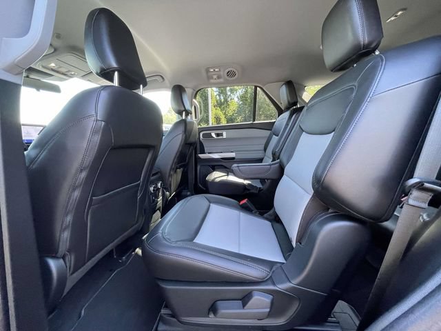 Used 2023 Ford Explorer XLT w/ Equipment Group 202A AWD/4WD image 25