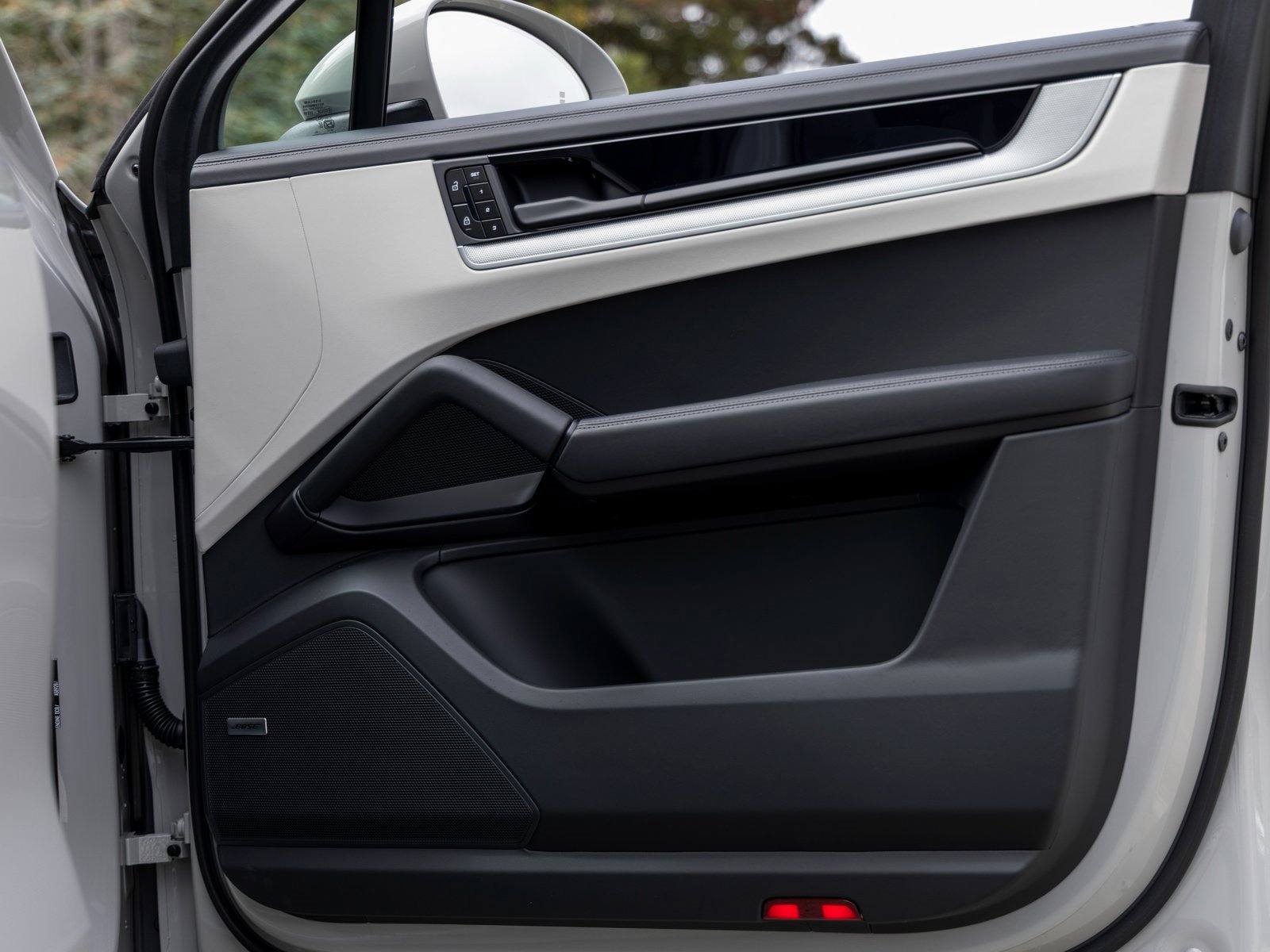 New 2025 Porsche Cayenne Coupe image 44