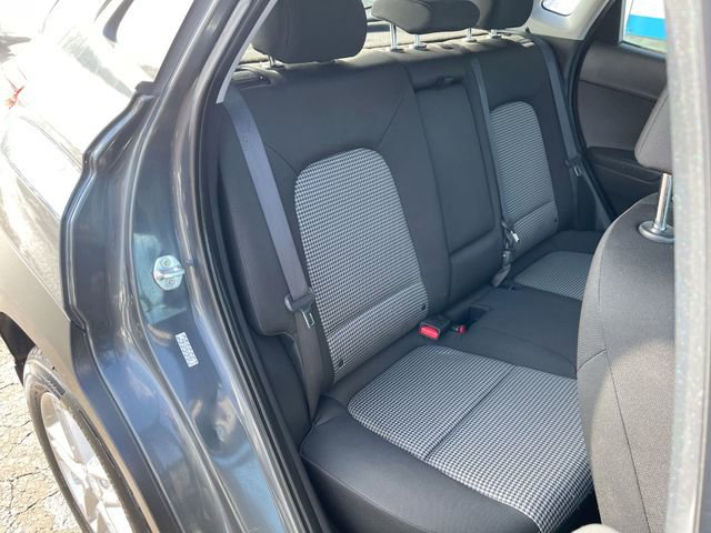 Used 2020 Hyundai Kona SE image 23