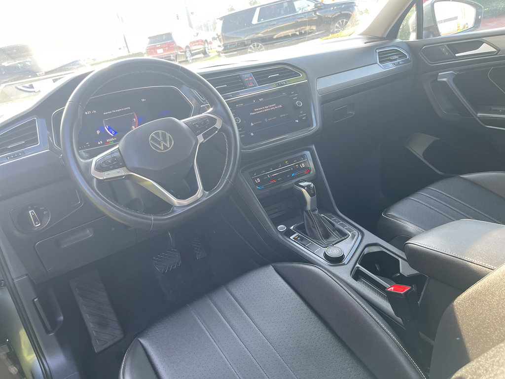 Used 2022 Volkswagen Tiguan SE image 32