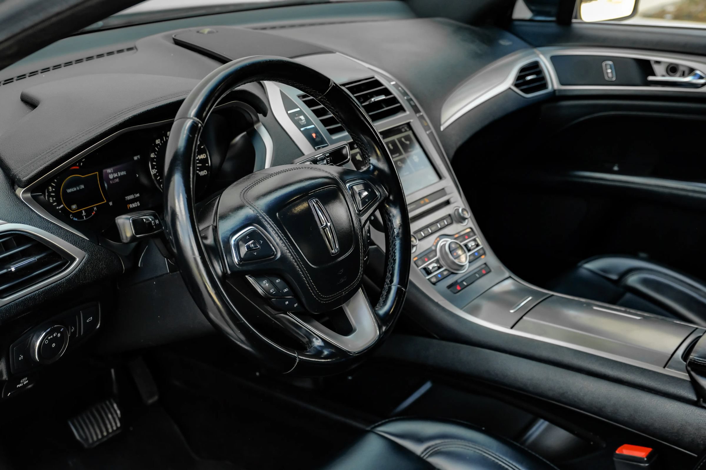 Used 2017 Lincoln MKZ Premiere FWD image 3