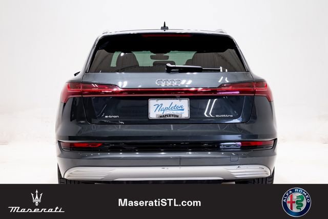 Used 2023 Audi e-tron Premium Plus w/ Premium Plus Package image 27