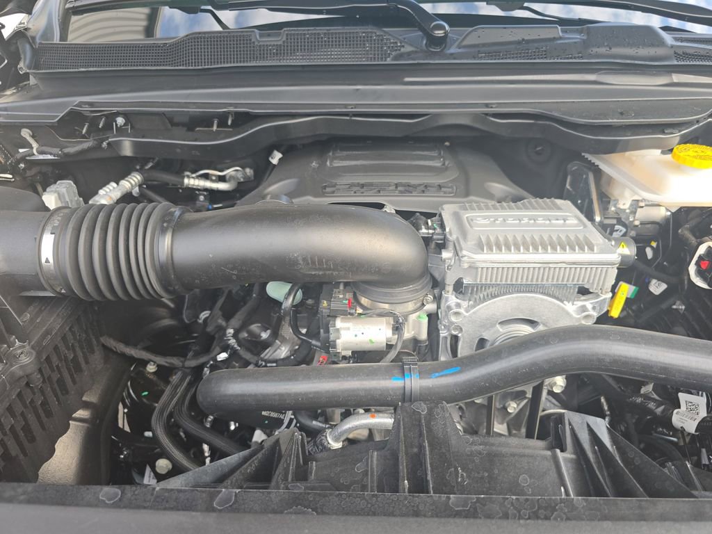 New 2026 RAM 1500 4x4 Crew Cab image 28