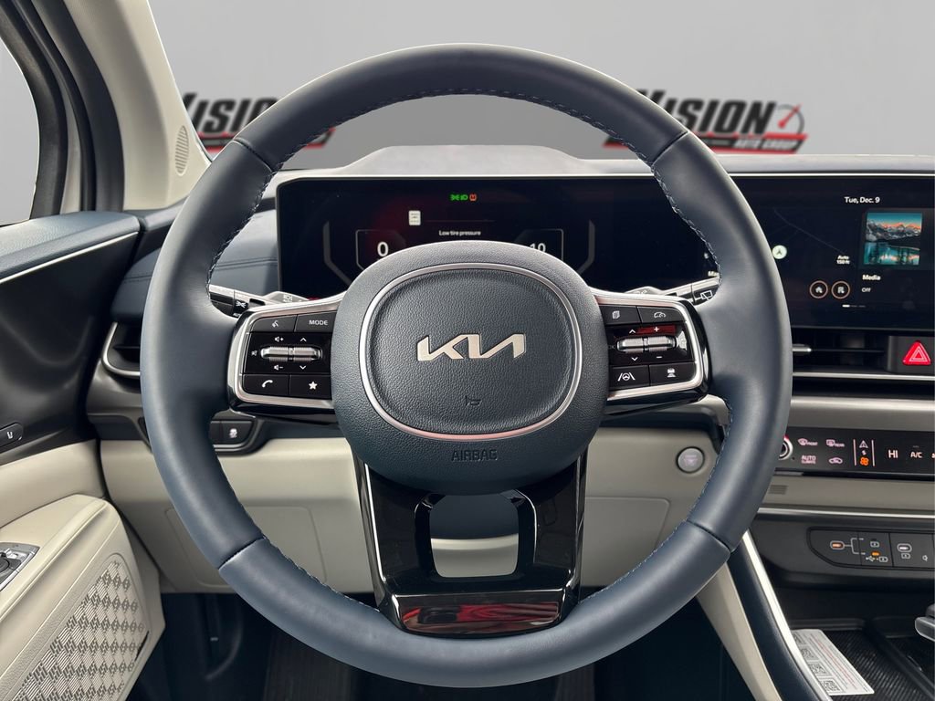 New 2025 Kia Carnival SX Prestige FWD image 18