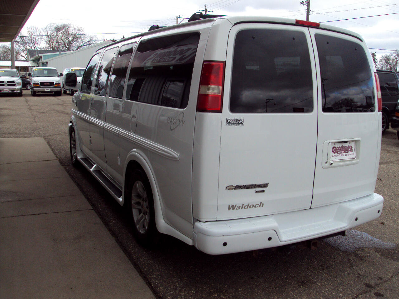 Used 2014 Chevrolet Express 1500 AWD image 5