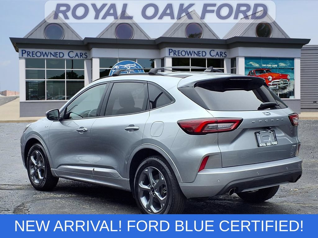 Certified 2023 Ford Escape ST-Line Select w/ Tech Pack #1 AWD/4WD image 2