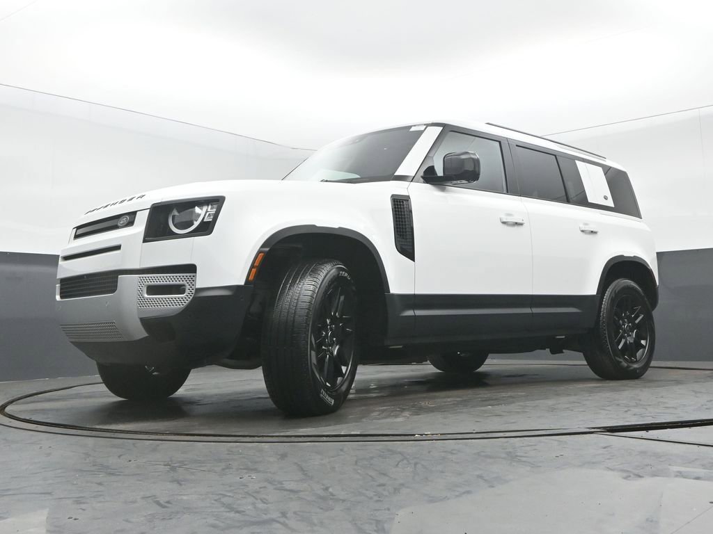 Used 2023 Land Rover Defender 110 S image 32