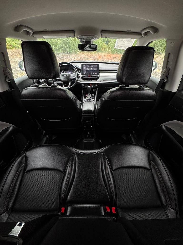Used 2022 Jeep Compass Limited AWD/4WD image 13